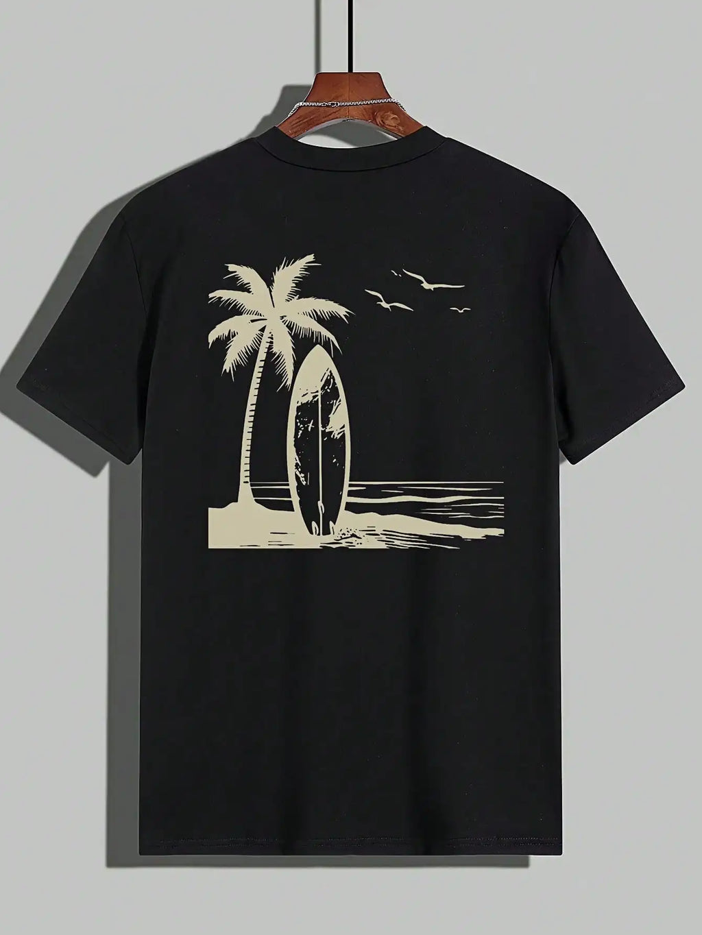 Camiseta estampada para hombre — Estilo playero y veraniego, corte relajado. Esta camiseta para hombre presenta un diseño informal inspirado en las vacaciones.
